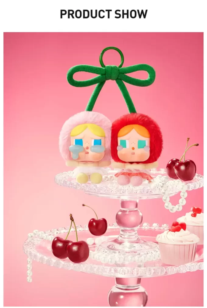 CRYBABY Crying For Love シリーズ – ビニール製ぬいぐるみハンギングカード (Love You Cherry Much)