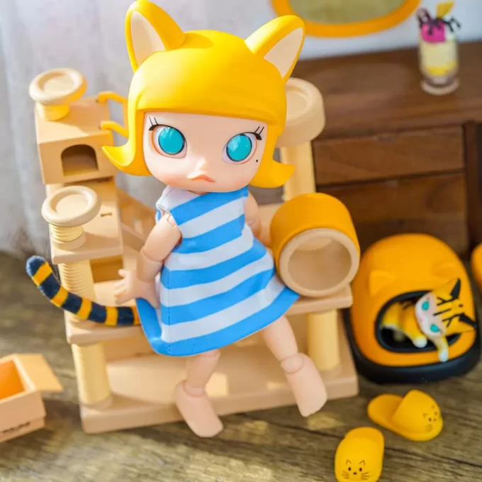 MOLLY キャット・イン・ザ・ボックス アクションフィギュア